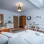 Cicha Woda Ii Nocleg ze śniadaniem 3*