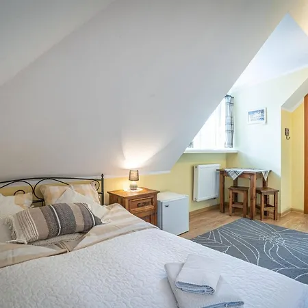 Fryzowiczowka Bed & Breakfast 3*