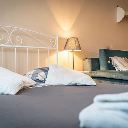 Fryzowiczowka Bed & Breakfast 3*