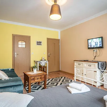 Fryzowiczowka Bed & Breakfast 3*