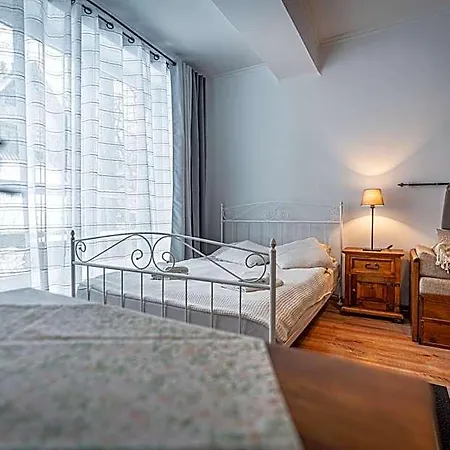 Bed & Breakfast Fryzowiczowka 3*