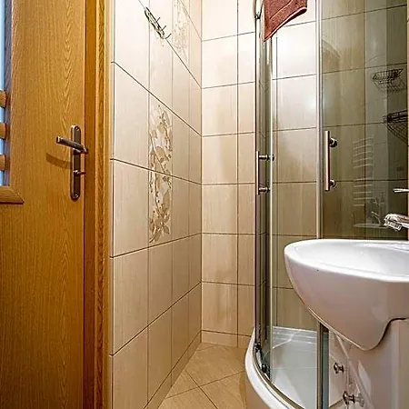 Fryzowiczowka Bed & Breakfast